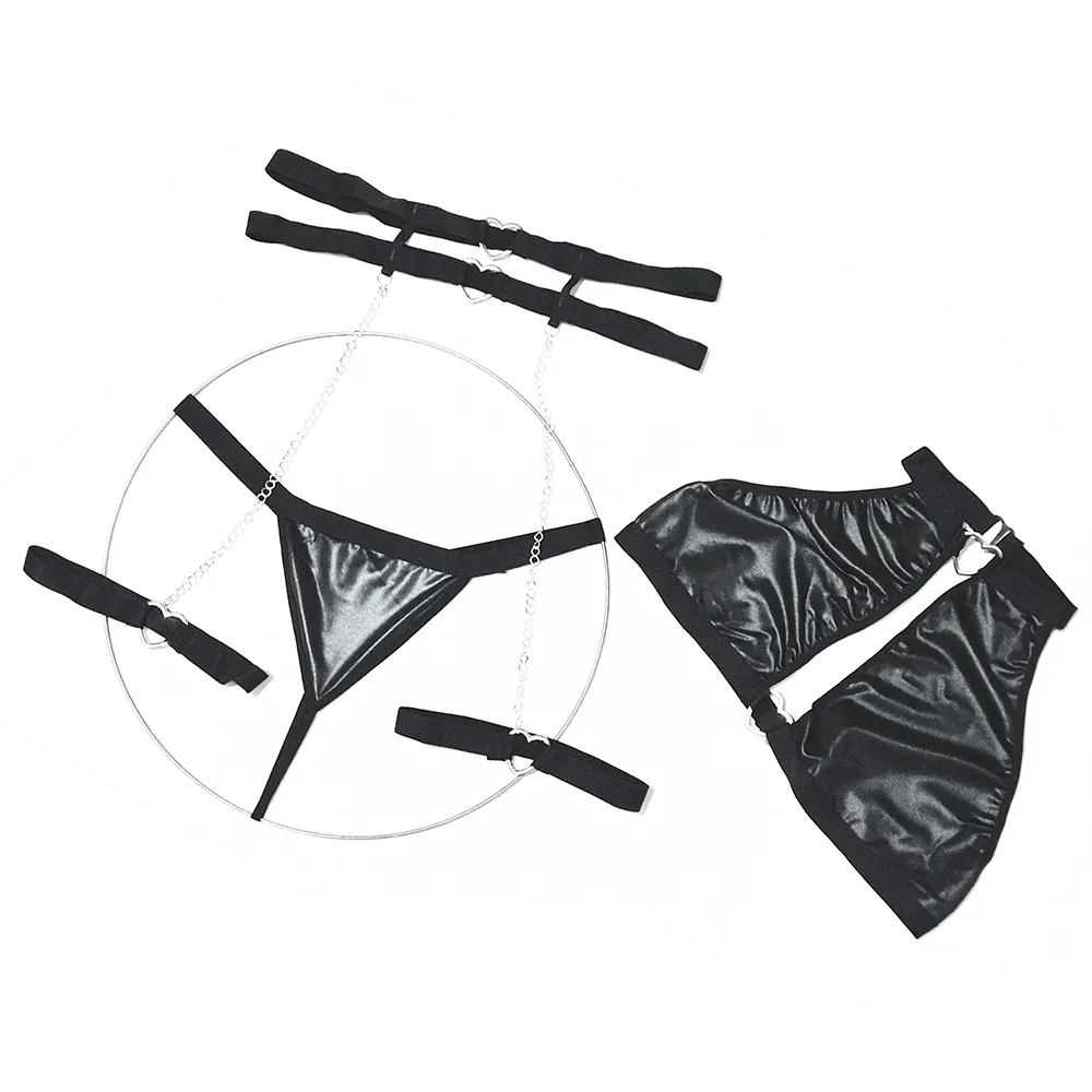 Set Sotin Va Short Fantezi Lavin Kod 4135 (12) ست سوتین و شورت فانتزی مشکی Lavin کد 4135، طراحی خاص با حلقههای قلبی و کمربند دو تکه برای ایجاد جذابیت و صمیمیت بیشتر در روابط زوجین